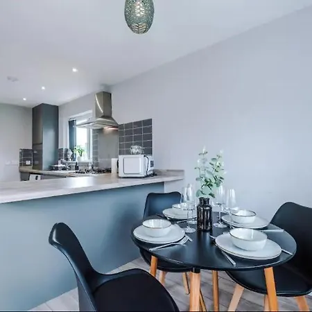 Сasa de vacaciones Lux 3 Bed 10 Mins From Centre - Parking & Netflix