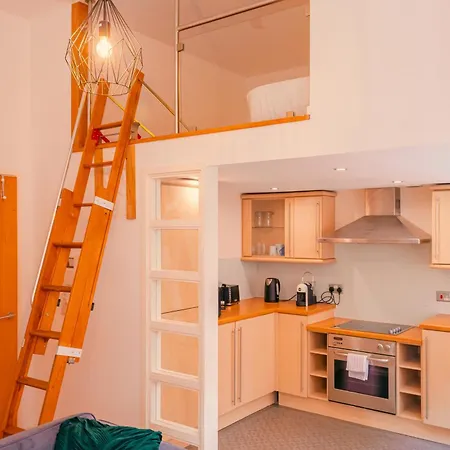 Chic Georgian Flat In