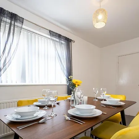 Townhouse In Old Trafford Holiday home Manchester