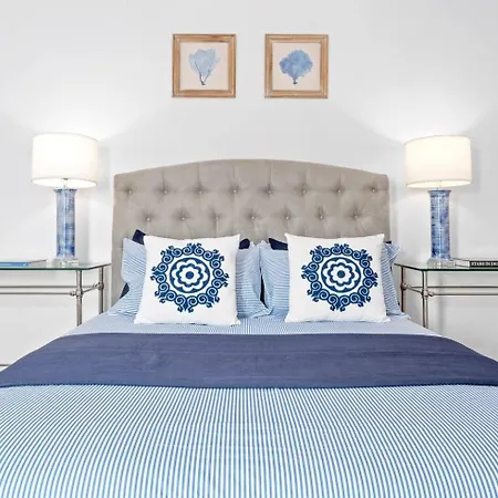 Semesterbostad Large & Stylish Townhouse King Beds&free Parking