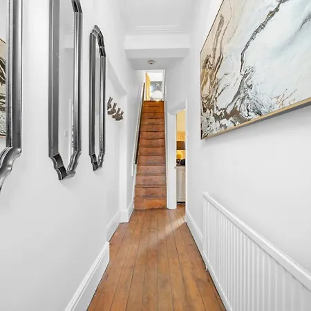 Large & Stylish Townhouse King Beds&free Parking Semesterbostad Manchester