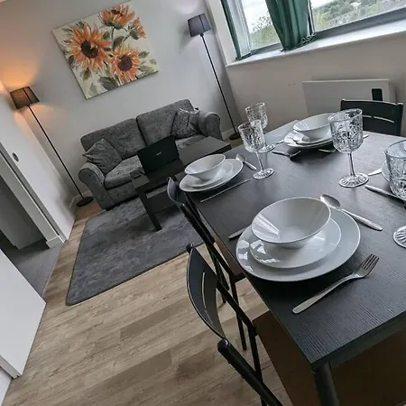 Lovely 1br Penthouse Near Mcr Stadiums Lejlighed