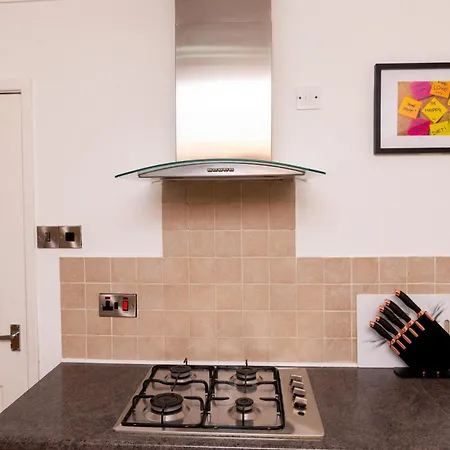 Feriehus 3 Bedroom House With En-suite Free Wifi And Parking Manchester