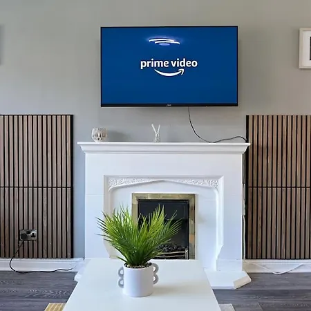 3 Bedroom House Free Wifi And Parking *