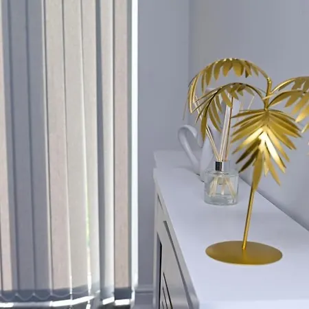 3 Bedroom House Free Wifi And Parking Prázdninový dům Manchester