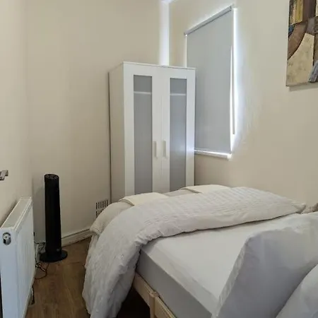 Entire 2 Bedroom Cosy Flat Near Centre Apartment Manchester