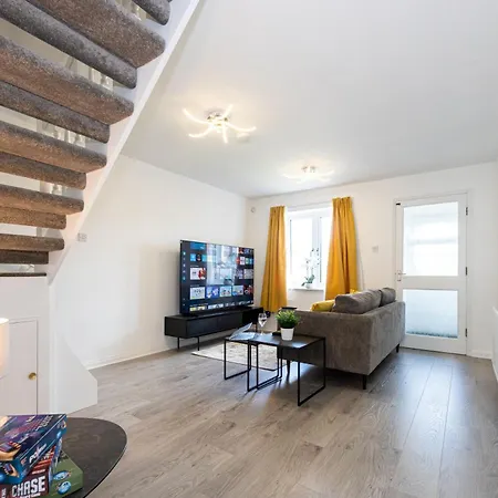 Luxury House By Etihad And Coop Arena Holiday home