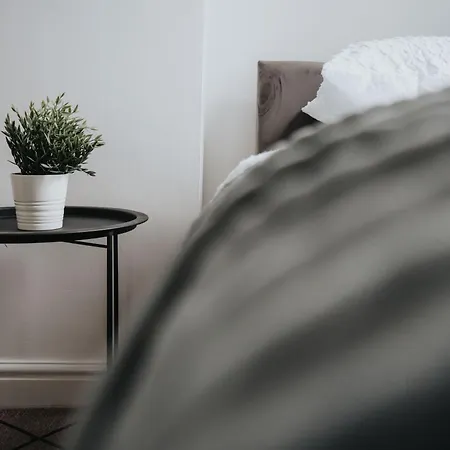 Vibrant & Spacious 3br House, Near & Salford Quays, Free Parking 曼彻斯特