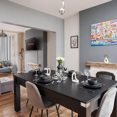 Vibrant & Spacious 3br House, Near & Salford Quays, Free Parking 公寓