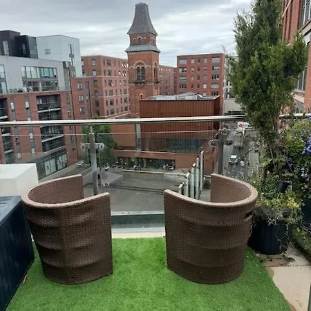 Ancoats Penthouse With Hot Tub In Ancoats, United Kingdom Appartement