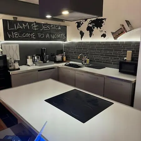 Ancoats Penthouse With Hot Tub In Ancoats, United Kingdom *