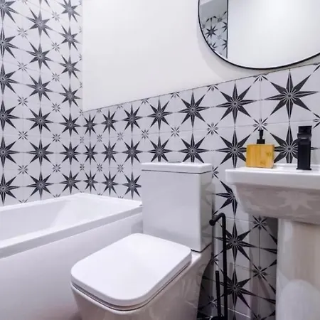 Industrial Design 4 Bed House