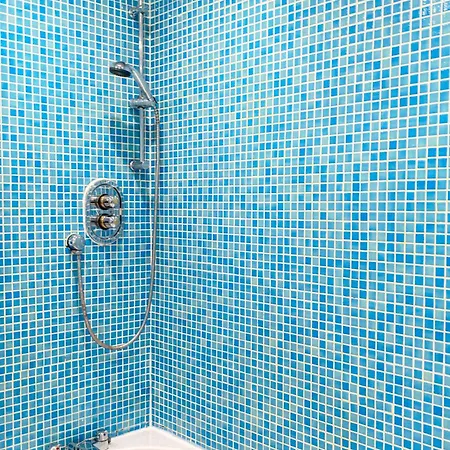 Chic Georgian Flat In Manchester