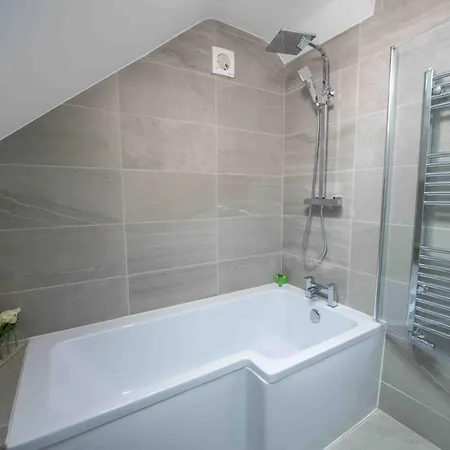 Beautiful, Peaceful, 5 Bedroom With Hot Tub! Hébergement de vacances *