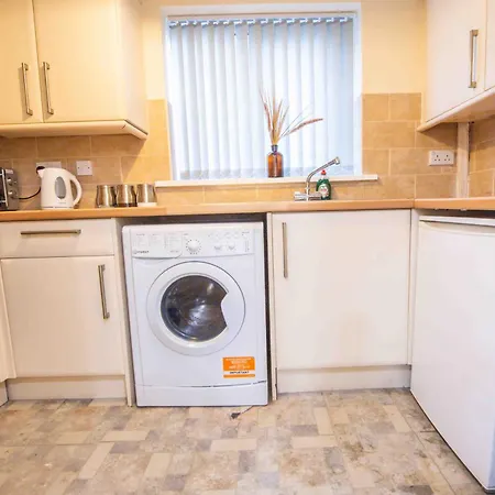 Beautiful, Peaceful, 5 Bedroom With Hot Tub! *