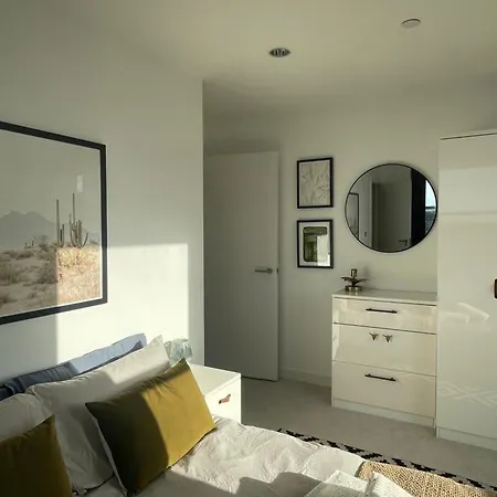Entire Highrise Hideaway * Manchester