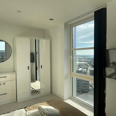 Entire Highrise Hideaway