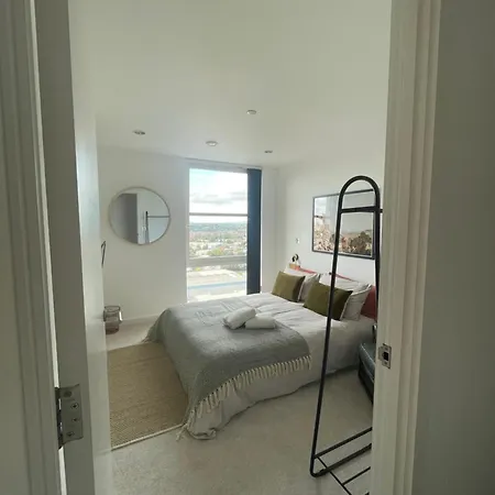 Entire Highrise Hideaway