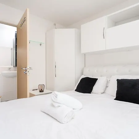 別荘 Pool Table - Coop Live Arena, Etihad & *