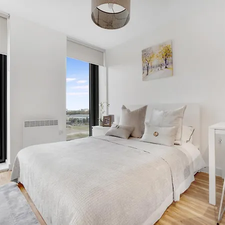 Apartment New! Media 1br Free Wifi Manchester