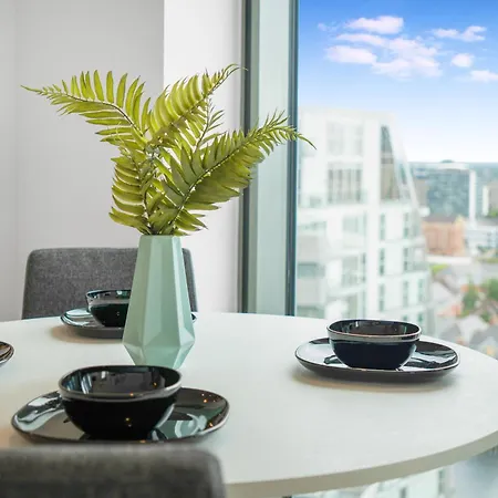 Apartment New! Media 2br Free Wifi