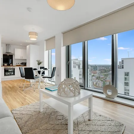 Apartment New! Media 2br Free Wifi