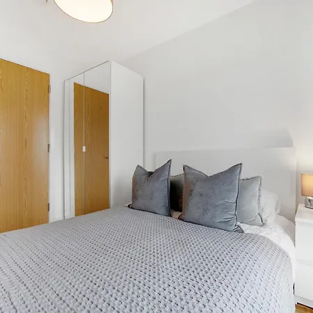 New! Media 2br Free Wifi Apartment