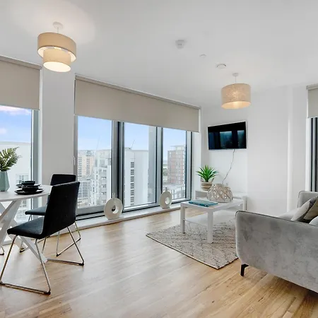 Apartment New! Media 2br Free Wifi *