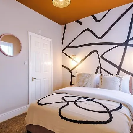 Modern 4-bedroom In