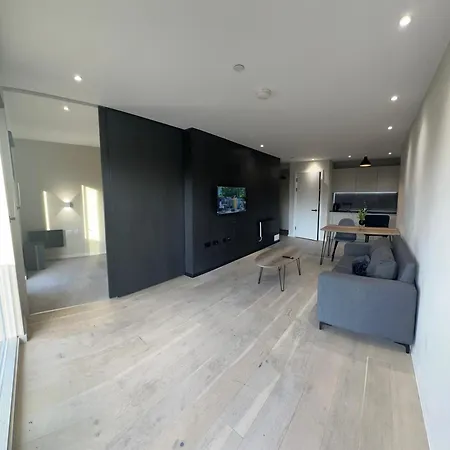 2-bed - Sleeps 4 - Pets Welcome *