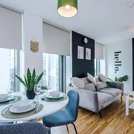 Media 2bed Apartment, Amazing Views, Smart Tv, Perfect For Contractors, Professionals, Families And Leisure * Manchester