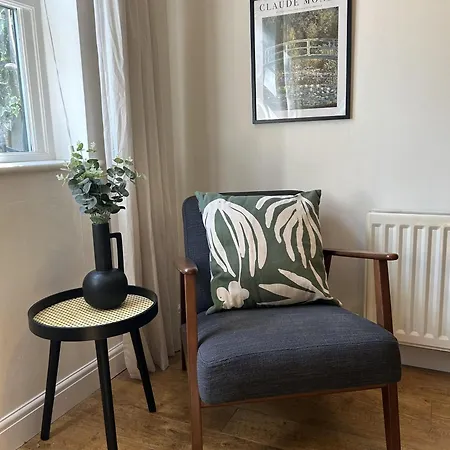 Serene Retreat Sleeps 6 With Garden