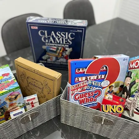 Stunning Excellent Location *