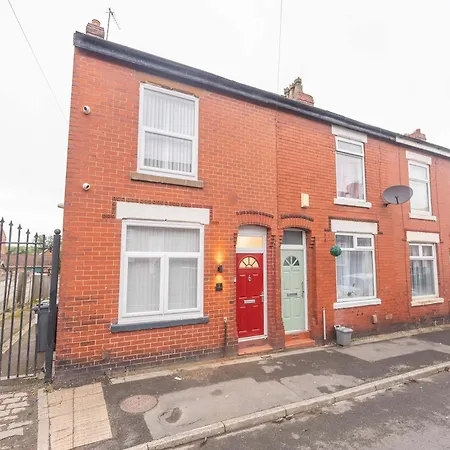 Newly Refurbished 3bedroom House 15mins To City Centre Ferienhaus