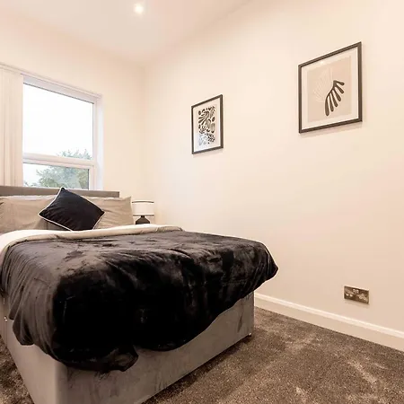 Ferienhaus Newly Refurbished 3bedroom House 15mins To City Centre Manchester