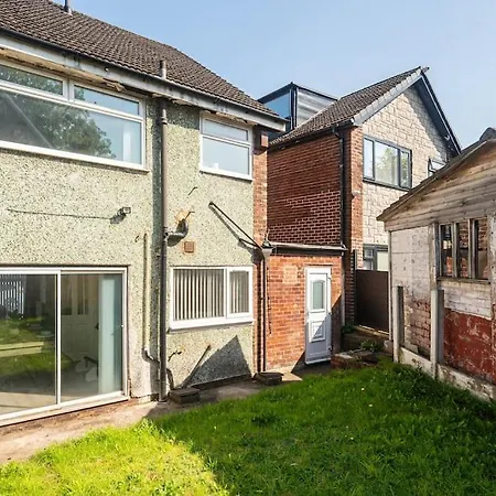 Appartamento Spacious 4bed Home, Sleeps 10, Pool Table, Parking, Perfect For Groups Manchester