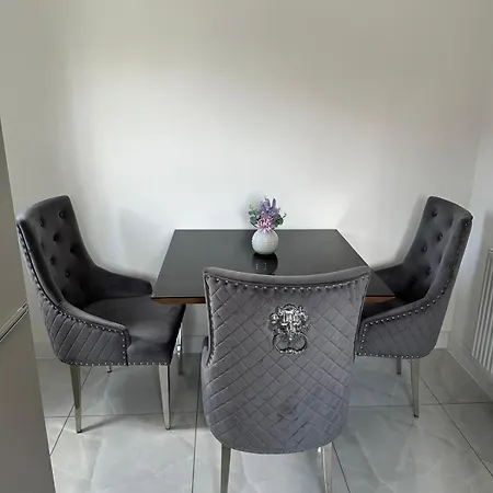 Lush Double With Shared Bathroom *