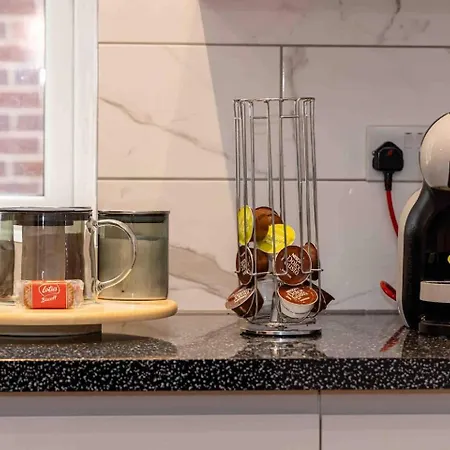 Apartman Vibrant 2br In Chorlton, Free Parking