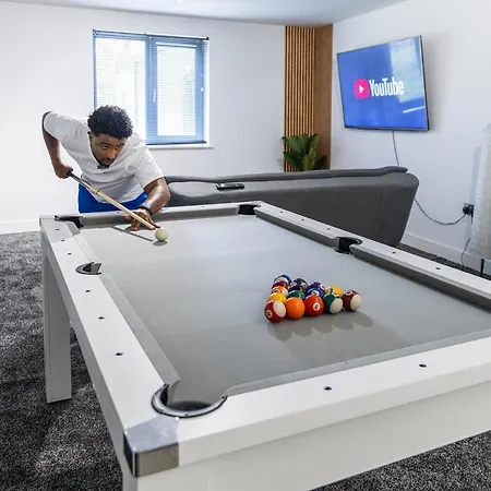 Spacious Ground Floor Near Old Trafford Stadium Apartman