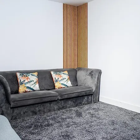 Spacious Ground Floor Near Old Trafford Stadium Apartament *