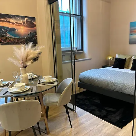 Stunning 2br In Chinatown