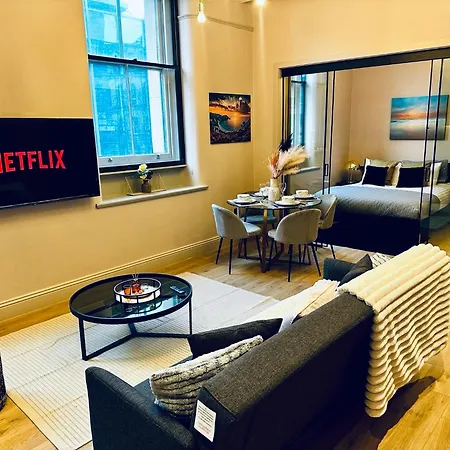 Stunning 2br In Chinatown Apartment