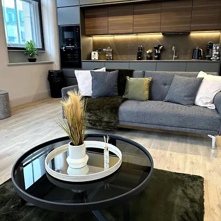 Stunning 2br Apt In Central Manc شقة *