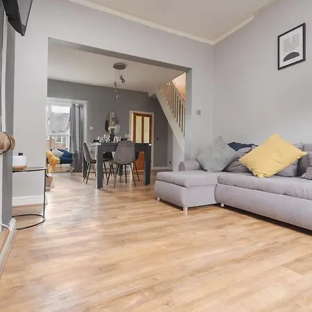 Apartament Ideal Long Retreat - Free Parking - Pool Table Manchester