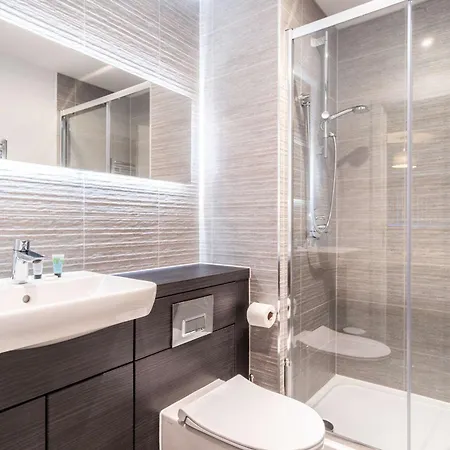 Modern & Bright 2 Bed In Appartement *