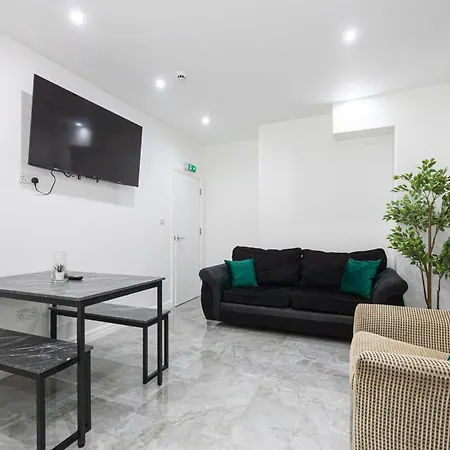 Σπίτι διακοπών The Kent Luxury House Sleeps 14 Free Parking *