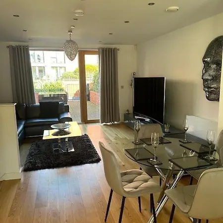 Holiday home Luxury Modern Town House, Centre, Free Secured Parking *