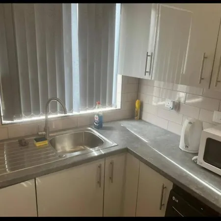 Kwatera prywatna Ensuit Room1 In A 4 Bedroom House *