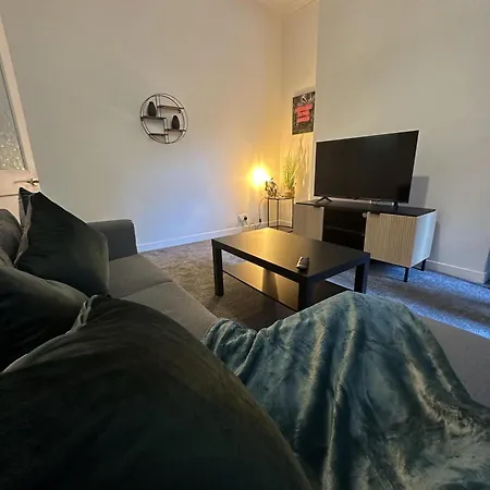 Nyaraló Cosy House Near Etihad And Coop Live