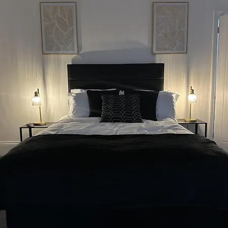 Cosy House Near Etihad And Coop Live Nyaraló *